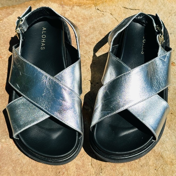 ALOHAS Marshmallow Shimmer Metallic Silver Leather Chunky Sandals - Picture 2 of 7
